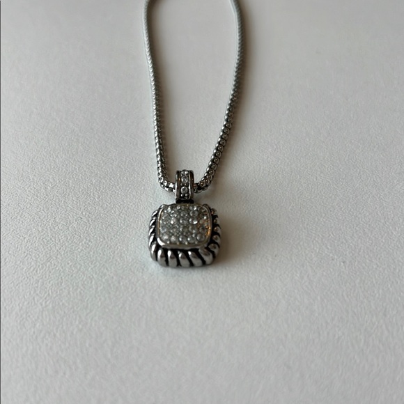 Elegant Silver Pendant Necklace - Picture 3 of 5